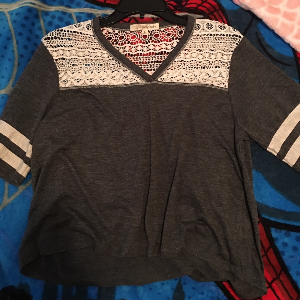 Cute gray and white top